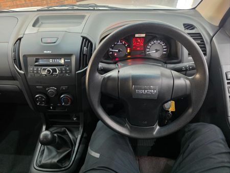 2025-Isuzu-D-Max-250-HO-Hi-Rider-Double-Cab_5