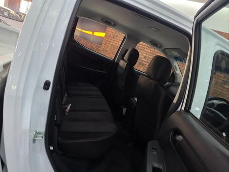 2025-Isuzu-D-Max-250-HO-Hi-Rider-Double-Cab_6
