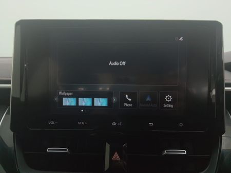 2025-Toyota-Corolla-18-XS-Hybrid-Auto_15