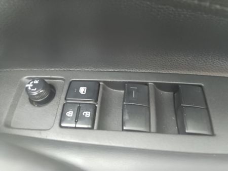 2025-Toyota-Corolla-18-XS-Hybrid-Auto_20