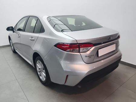 2025-Toyota-Corolla-18-XS-Hybrid-Auto_3