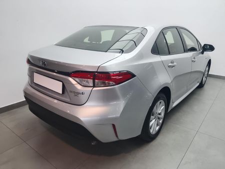 2025-Toyota-Corolla-18-XS-Hybrid-Auto_5
