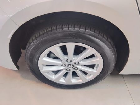 2025-Toyota-Corolla-18-XS-Hybrid-Auto_8