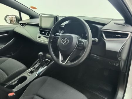 2025-Toyota-Corolla-18-XS-Hybrid-Auto-5-dr_12