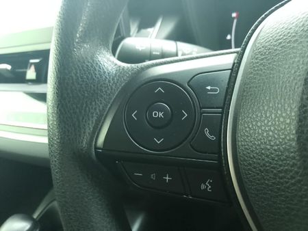 2025-Toyota-Corolla-18-XS-Hybrid-Auto-5-dr_17