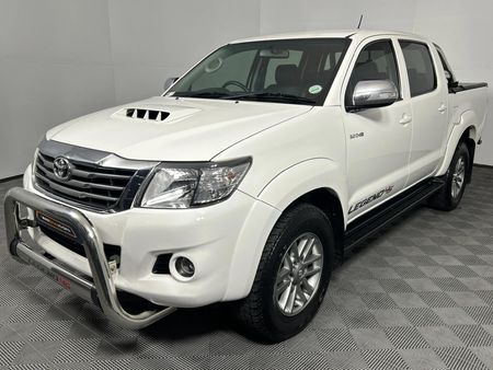 2014-Toyota-Hilux-30-D-4D-Legend-45-Raised-Body-Auto-Double-Cab_0