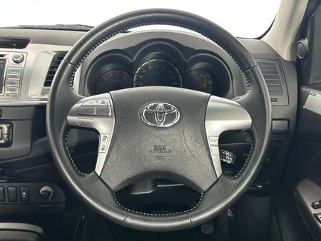2014-Toyota-Hilux-30-D-4D-Legend-45-Raised-Body-Auto-Double-Cab_13