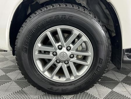 2014-Toyota-Hilux-30-D-4D-Legend-45-Raised-Body-Auto-Double-Cab_17
