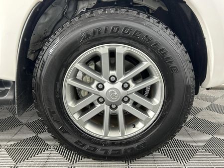2014-Toyota-Hilux-30-D-4D-Legend-45-Raised-Body-Auto-Double-Cab_18