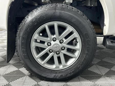 2014-Toyota-Hilux-30-D-4D-Legend-45-Raised-Body-Auto-Double-Cab_20