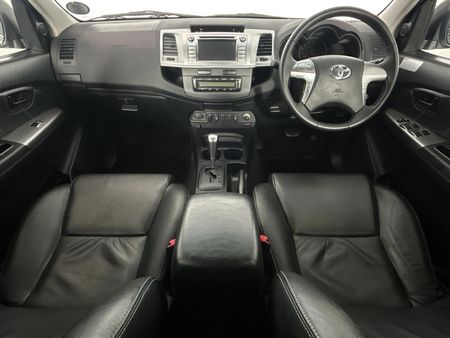 2014-Toyota-Hilux-30-D-4D-Legend-45-Raised-Body-Auto-Double-Cab_6