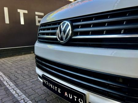 2017-Volkswagen-Transporter-CrewBus-20-TDI-LWB_9