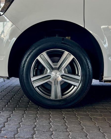 2017-Volkswagen-Transporter-CrewBus-20-TDI-LWB_12
