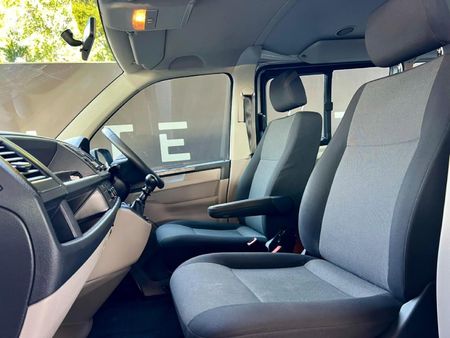 2017-Volkswagen-Transporter-CrewBus-20-TDI-LWB_18