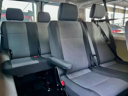2017-Volkswagen-Transporter-CrewBus-20-TDI-LWB_21