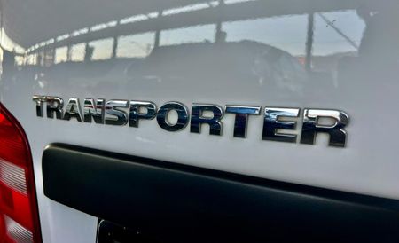 2017-Volkswagen-Transporter-CrewBus-20-TDI-LWB_3