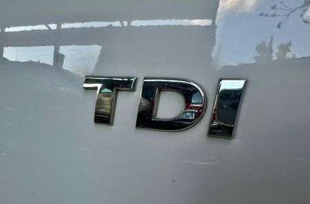 2017-Volkswagen-Transporter-CrewBus-20-TDI-LWB_5