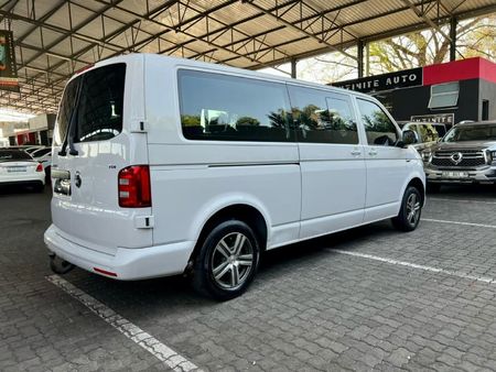 2017-Volkswagen-Transporter-CrewBus-20-TDI-LWB_7