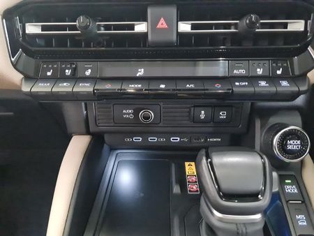 2026-Toyota-Land-Cruiser-Prado-VX-L-28GD-Auto_15