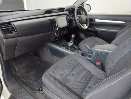 2024-Toyota-Hilux-24-GD-6-Raised-Body-Raider-Extended-Cab_5