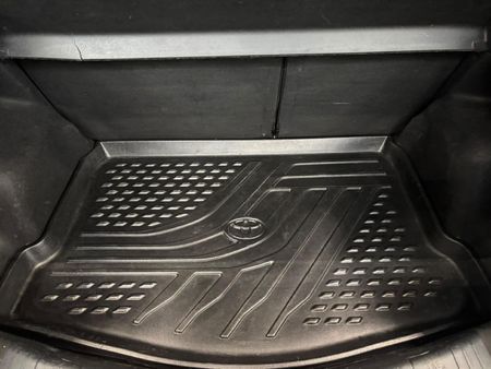 2018-Toyota-Yaris-15-Sport-5-dr_14