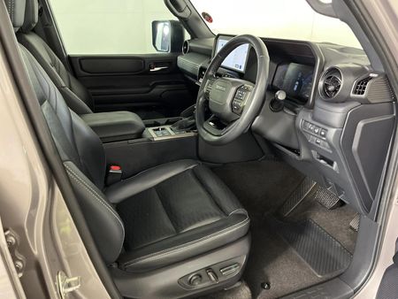 2024-Toyota-Land-Cruiser-Prado-VX-R-28GD-Auto_10