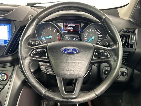 2017-Ford-Kuga-15-EcoBoost-Ambiente_13