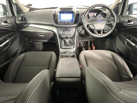 2017-Ford-Kuga-15-EcoBoost-Ambiente_6
