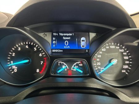 2017-Ford-Kuga-15-EcoBoost-Ambiente_7