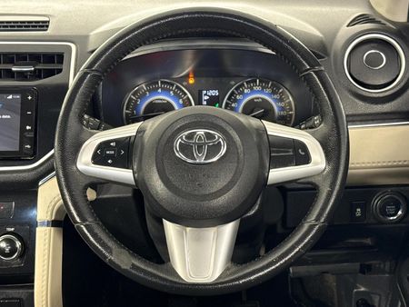 2018-Toyota-Rush-15_13