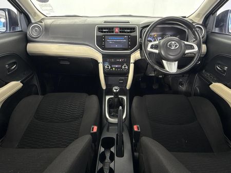 2018-Toyota-Rush-15_6