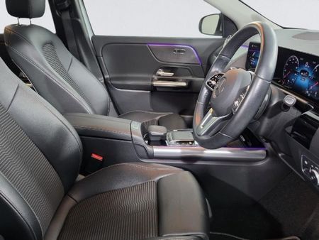 2021-Mercedes-Benz-GLA-200d-Progressive-Auto_8