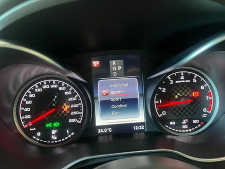 2016-Mercedes-AMG-GLC-43-AMG-4Matic_24