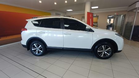 2017-Toyota-RAV4-20-GX-Auto_3
