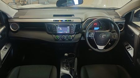 2017-Toyota-RAV4-20-GX-Auto_5