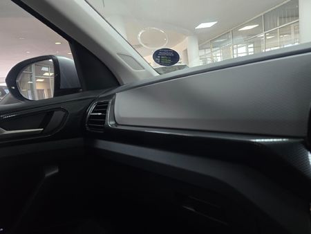 2026-Volkswagen-T-Cross-10-TSI-Life-Auto_15
