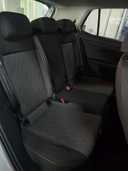 2026-Volkswagen-T-Cross-10-TSI-Life-Auto_5
