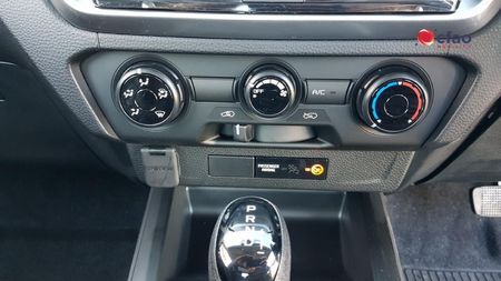 2026-Isuzu-D-Max-19-DDI-HR-LS-Auto-E-Cab_17