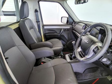 2026-Mahindra-Pik-Up-22-mHawk-S6-Karoo-Dawn-4x4-Single-Cab_9