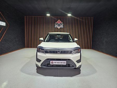2023-Mahindra-XUV-300-12T-W4_1