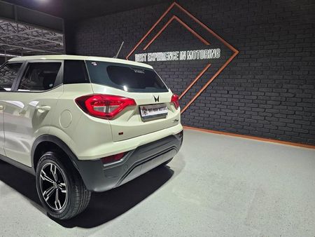 2023-Mahindra-XUV-300-12T-W4_25