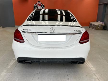 2017-Mercedes-AMG-C-Class-C63-AMG-S_5