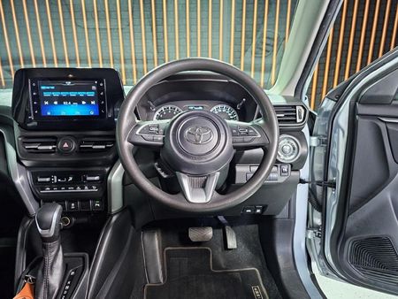 2025-Toyota-Urban-Cruiser-15-XR-Auto_9