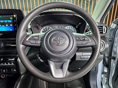 2025-Toyota-Urban-Cruiser-15-XR-Auto_10