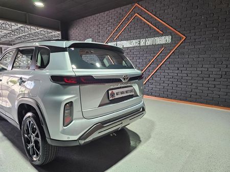 2025-Toyota-Urban-Cruiser-15-XR-Auto_28