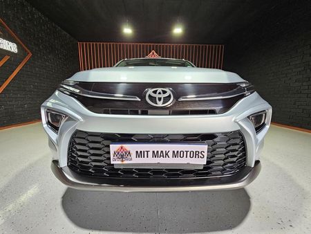 2025-Toyota-Urban-Cruiser-15-XR-Auto_4