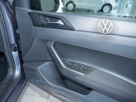 2026-Volkswagen-Polo-10-TSI-Life_12