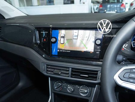 2026-Volkswagen-Polo-10-TSI-Life_22