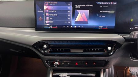 2025-BMW-3-Series-320i-M-Sport-Auto_11