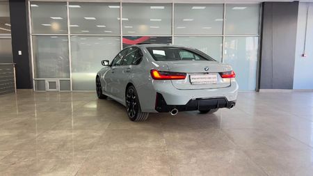 2025-BMW-3-Series-320i-M-Sport-Auto_4